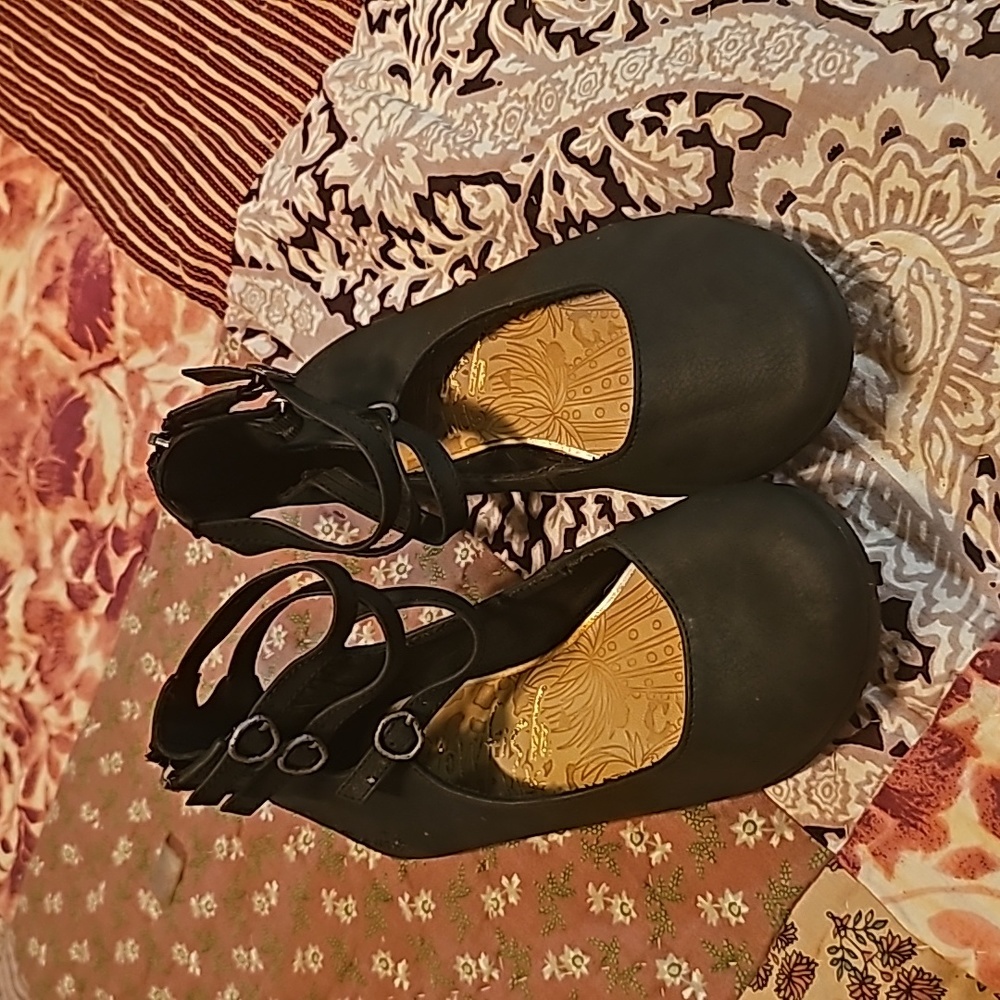 Girls size 2 blowfish black sandal